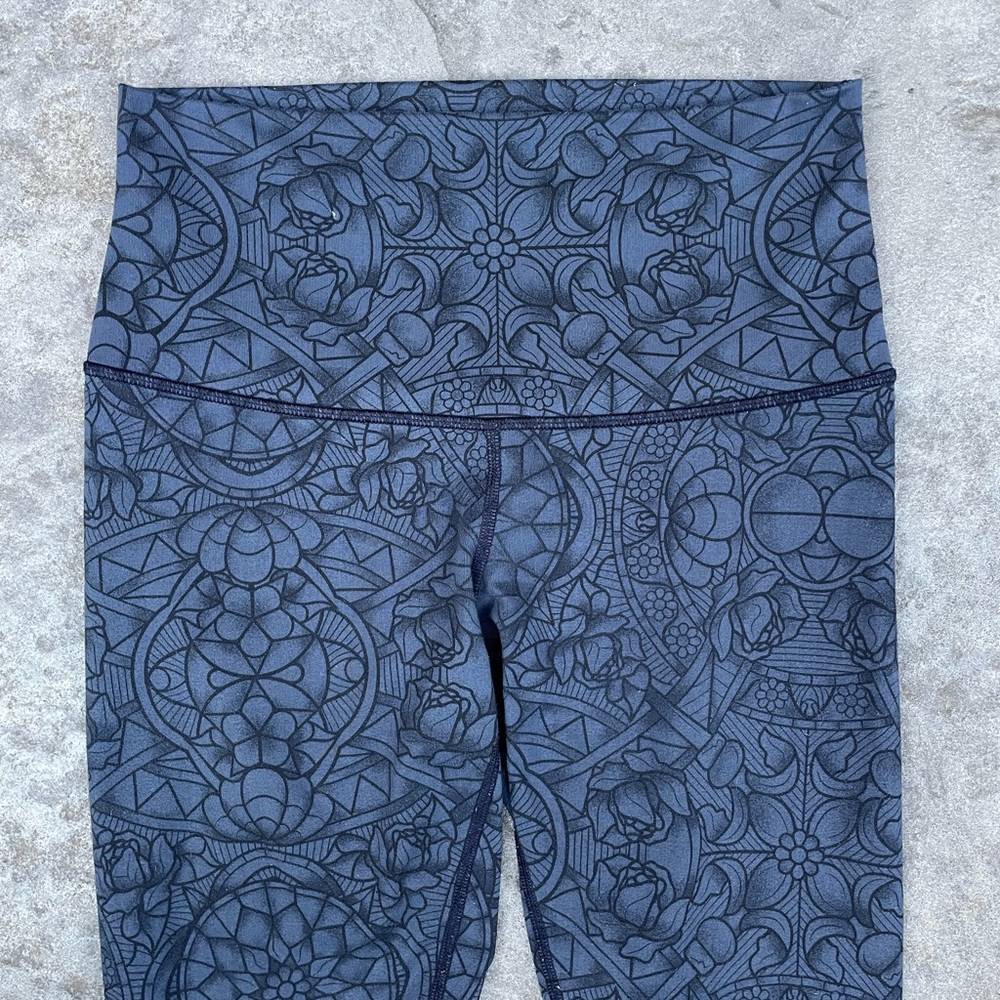 lululemon athletica Navy Floral Leggings Wunder Under Pant Full-On Luon - Picture 3 of 6